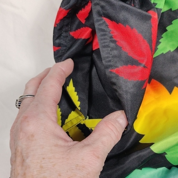 Pot Leaf men's XL swim trunks - Picture 3 of 9